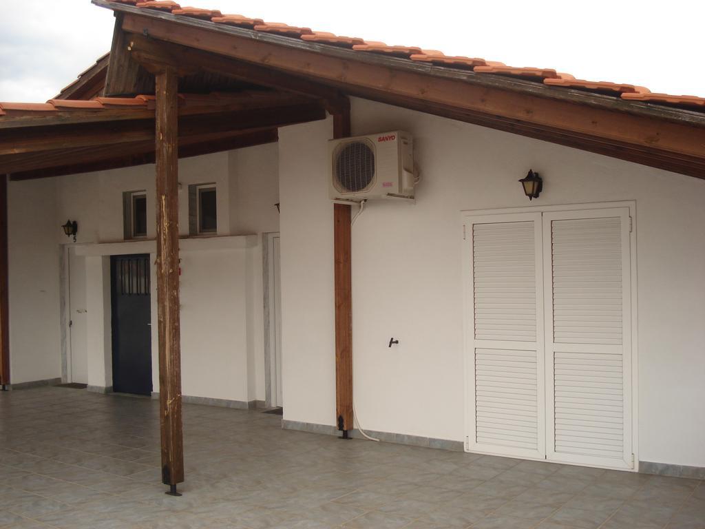 Apartments Stavroula Ηospitality Vrasná Exterior foto